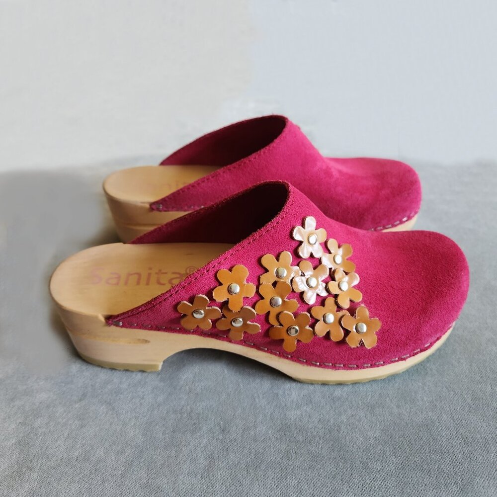Sanita EURO 37 US 6 M Hot Pink Magenta Suede Wooden Clogs with Yellow Flowers